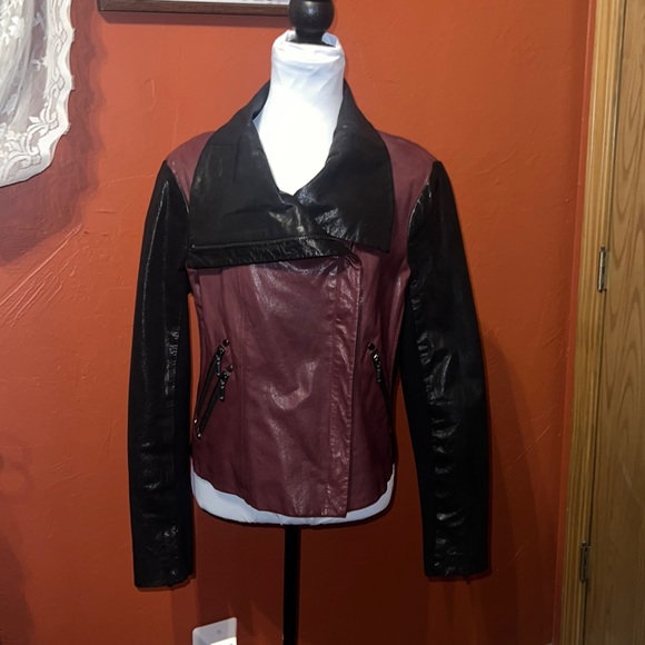 BCBG MAXAZRIA MOTO LEATHER JACKET ……028 - Picture 2 of 16